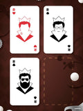 Affiche minimaliste marron : trois cartes de roi posées sur une table tachée, portraits couronnés en rouge et noir, la quatrième place restée vide